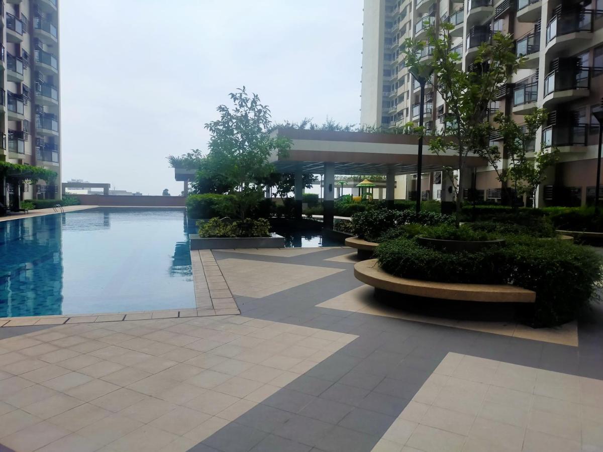 Aparthotel The Radiance Manila Bay Pasay Exterior foto